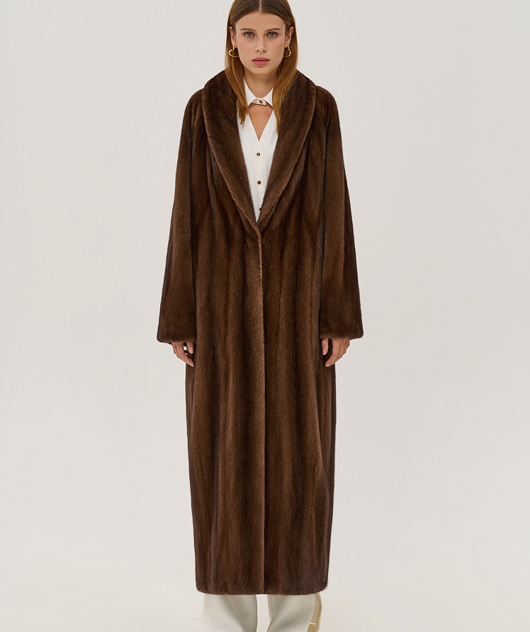 Пальто из коричневой норки с воротом-шалью 135 см.